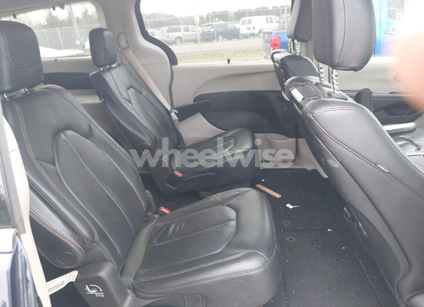 Photo 8 of 2018 Chrysler Pacifica TOURING L PLUS (VIN 2C4RC1EG7JR258033)