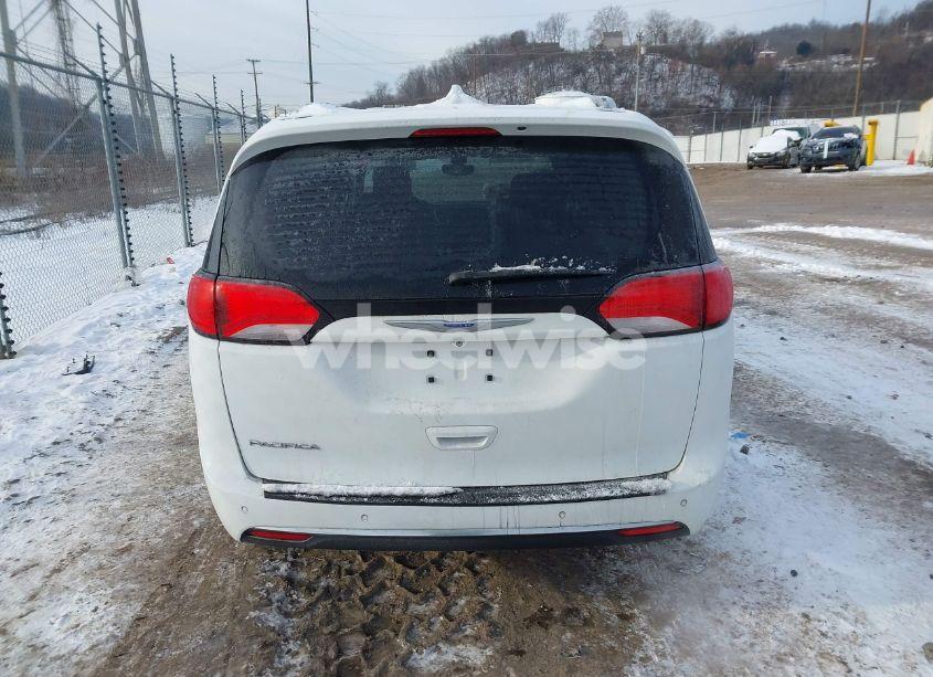 Photo 17 of 2018 Chrysler Pacifica TOURING L PLUS (VIN 2C4RC1EG7JR271199)