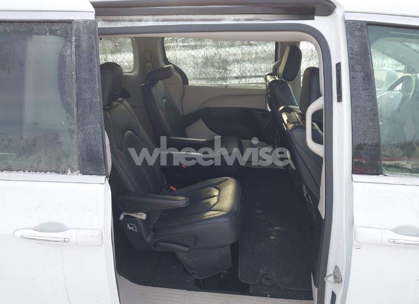 Photo 8 of 2018 Chrysler Pacifica TOURING L PLUS (VIN 2C4RC1EG7JR271199)