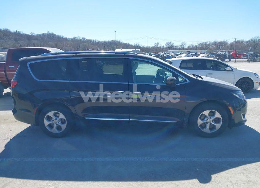 Photo 13 of 2017 Chrysler Pacifica TOURING-L PLUS (VIN 2C4RC1EG8HR543169)