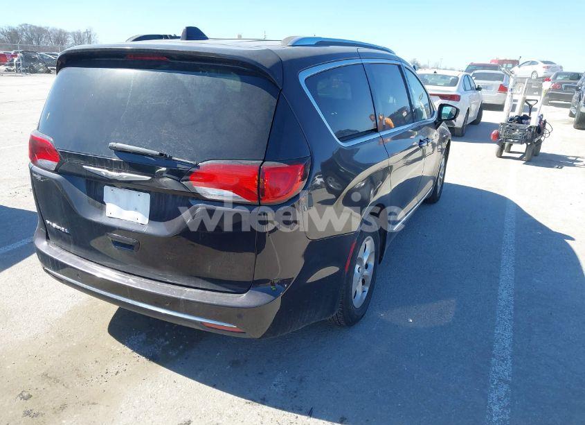 Photo 4 of 2017 Chrysler Pacifica TOURING-L PLUS (VIN 2C4RC1EG8HR543169)