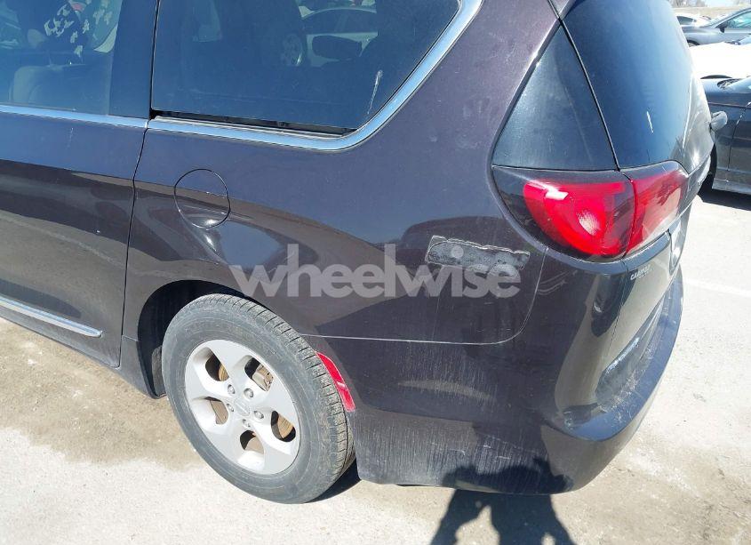 Photo 6 of 2017 Chrysler Pacifica TOURING-L PLUS (VIN 2C4RC1EG8HR543169)