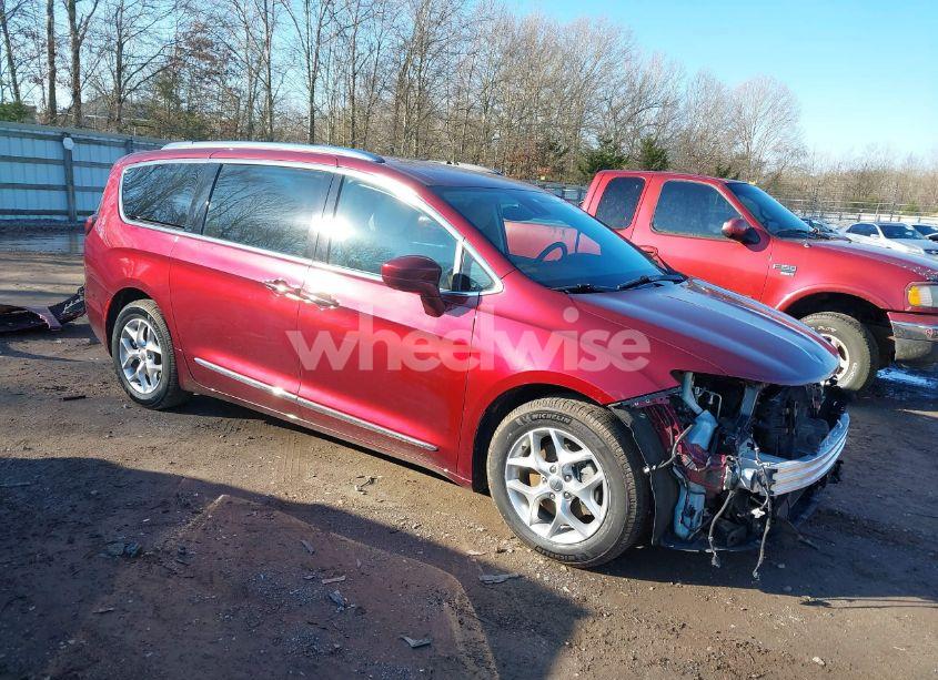 2017 Chrysler Pacifica TOURING-L PLUS (VIN 2C4RC1EG8HR570713) main photo