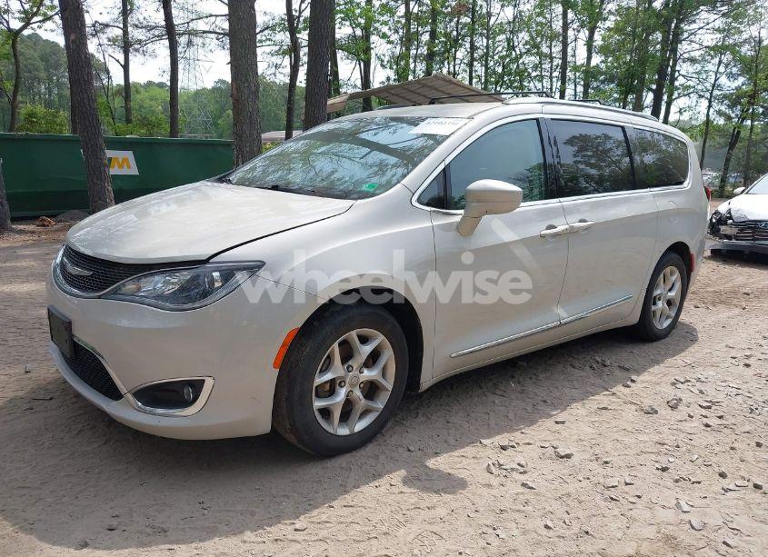 Photo 2 of 2017 Chrysler Pacifica TOURING-L PLUS (VIN 2C4RC1EG8HR592307)