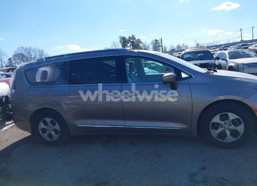 Photo 13 of 2017 Chrysler Pacifica TOURING-L PLUS (VIN 2C4RC1EG8HR653560)