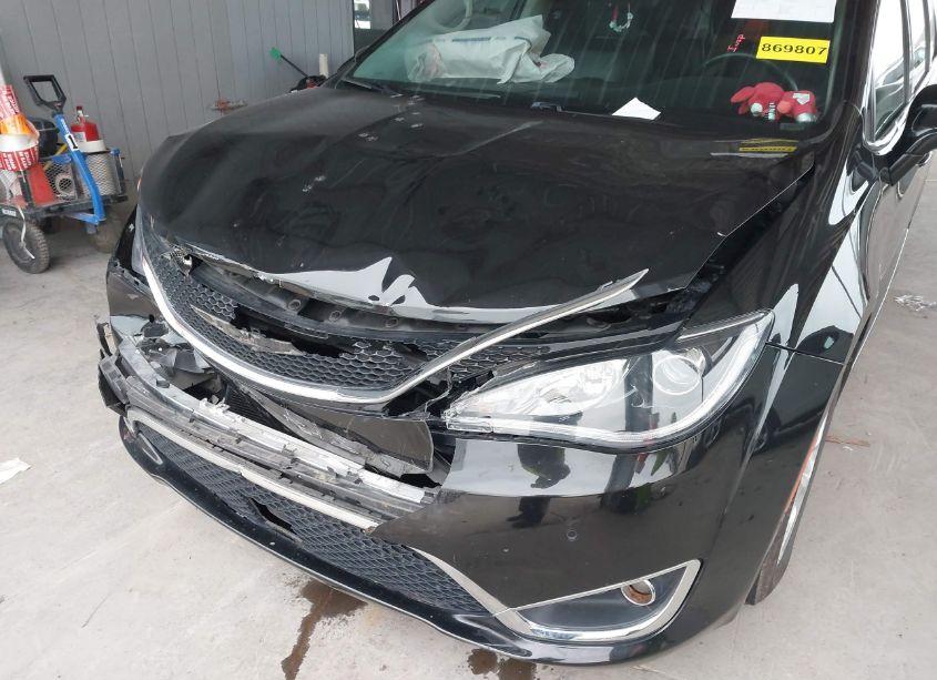 Photo 6 of 2018 Chrysler Pacifica TOURING L PLUS (VIN 2C4RC1EG8JR113454)