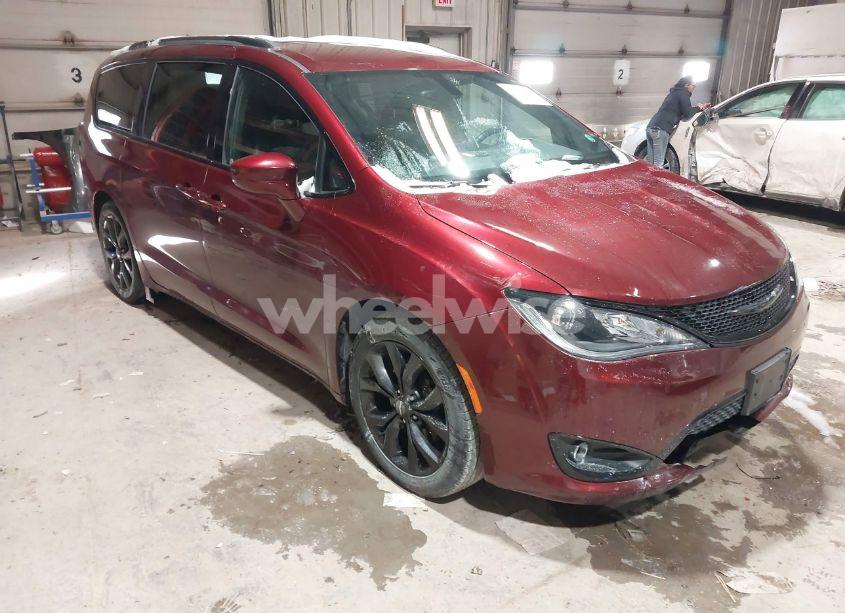 2018 Chrysler Pacifica TOURING L PLUS (VIN 2C4RC1EG8JR310625) main photo