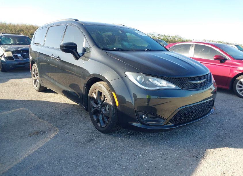 2019 Chrysler Pacifica TOURING L PLUS (VIN 2C4RC1EG8KR714641) main photo