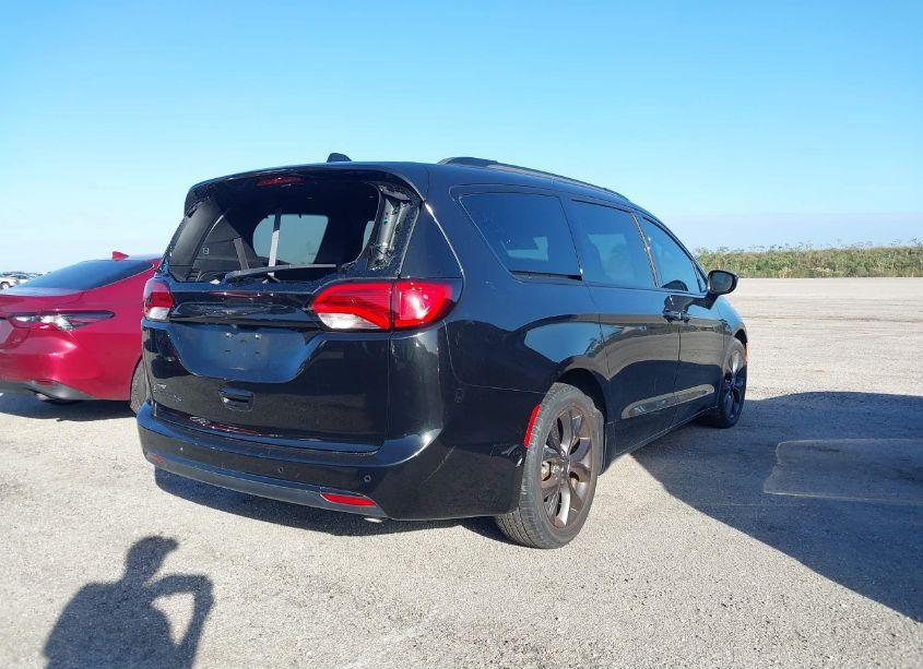 Photo 4 of 2019 Chrysler Pacifica TOURING L PLUS (VIN 2C4RC1EG8KR714641)