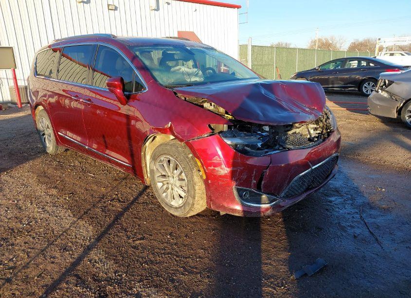 2020 Chrysler Pacifica TOURING L PLUS (VIN 2C4RC1EG8LR244368) main photo