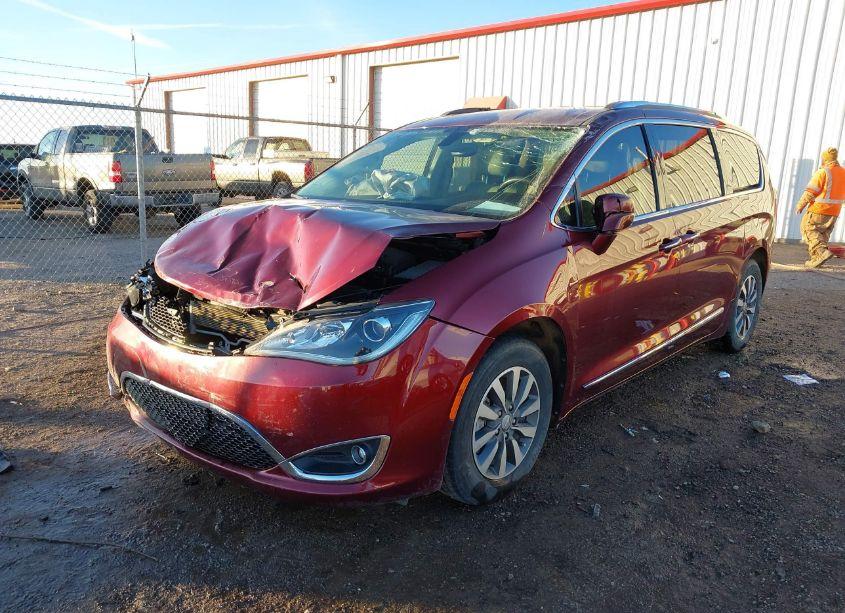 Photo 2 of 2020 Chrysler Pacifica TOURING L PLUS (VIN 2C4RC1EG8LR244368)