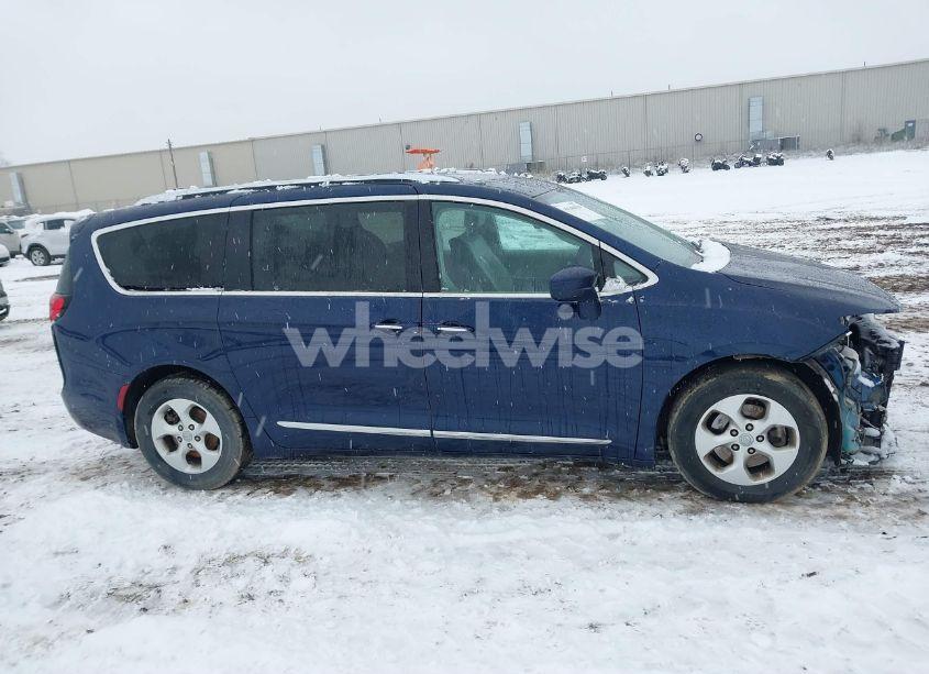 Photo 13 of 2017 Chrysler Pacifica TOURING-L PLUS (VIN 2C4RC1EG9HR514604)