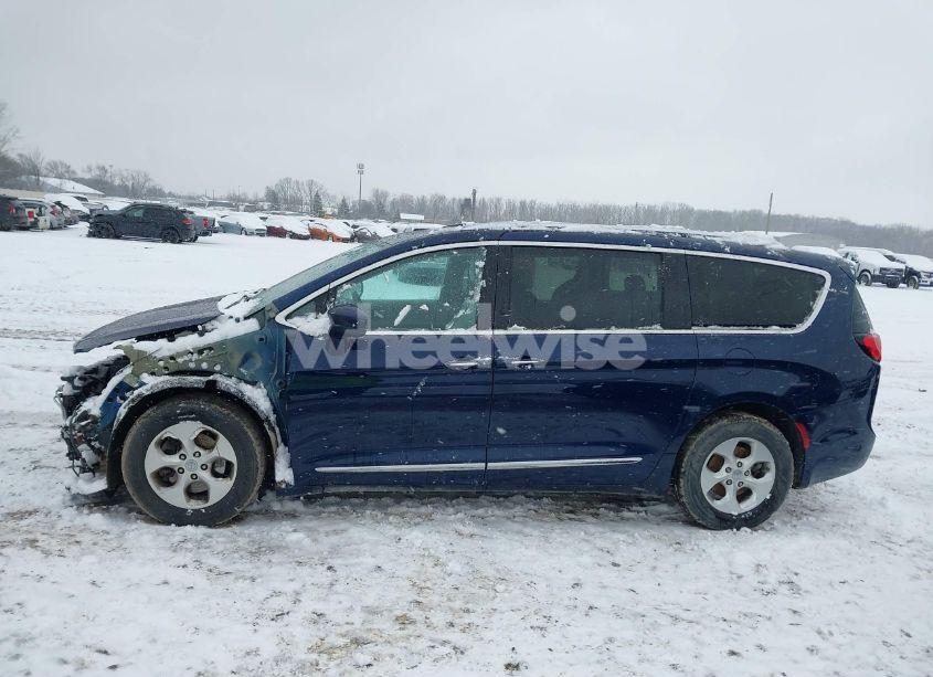 Photo 14 of 2017 Chrysler Pacifica TOURING-L PLUS (VIN 2C4RC1EG9HR514604)