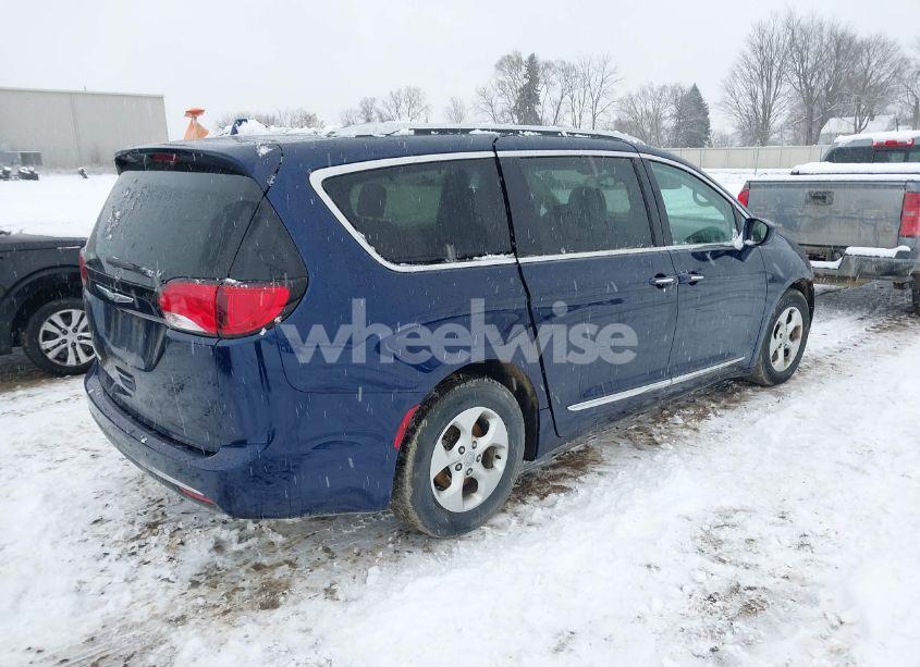 Photo 4 of 2017 Chrysler Pacifica TOURING-L PLUS (VIN 2C4RC1EG9HR514604)