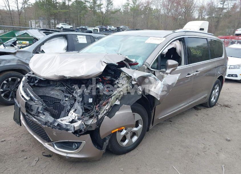 Photo 2 of 2017 Chrysler Pacifica TOURING-L PLUS (VIN 2C4RC1EG9HR560014)