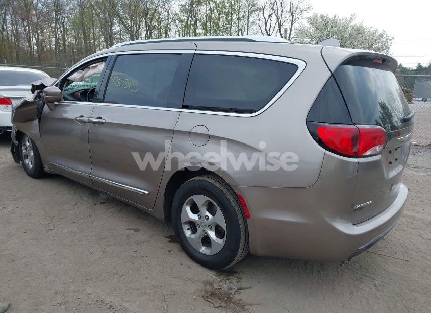 Photo 3 of 2017 Chrysler Pacifica TOURING-L PLUS (VIN 2C4RC1EG9HR560014)