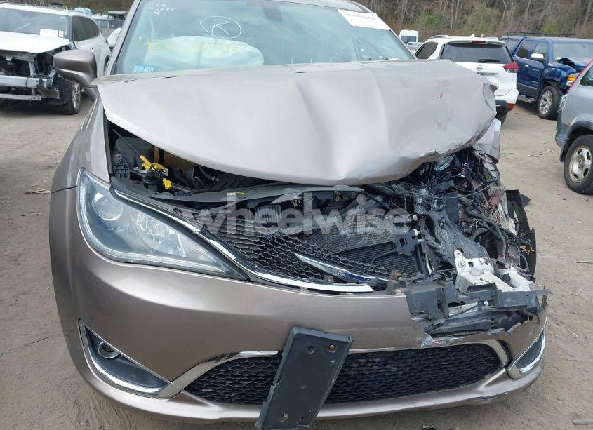 Photo 6 of 2017 Chrysler Pacifica TOURING-L PLUS (VIN 2C4RC1EG9HR560014)