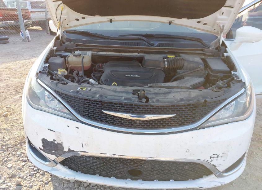 Photo 10 of 2017 Chrysler Pacifica TOURING-L PLUS (VIN 2C4RC1EG9HR752923)