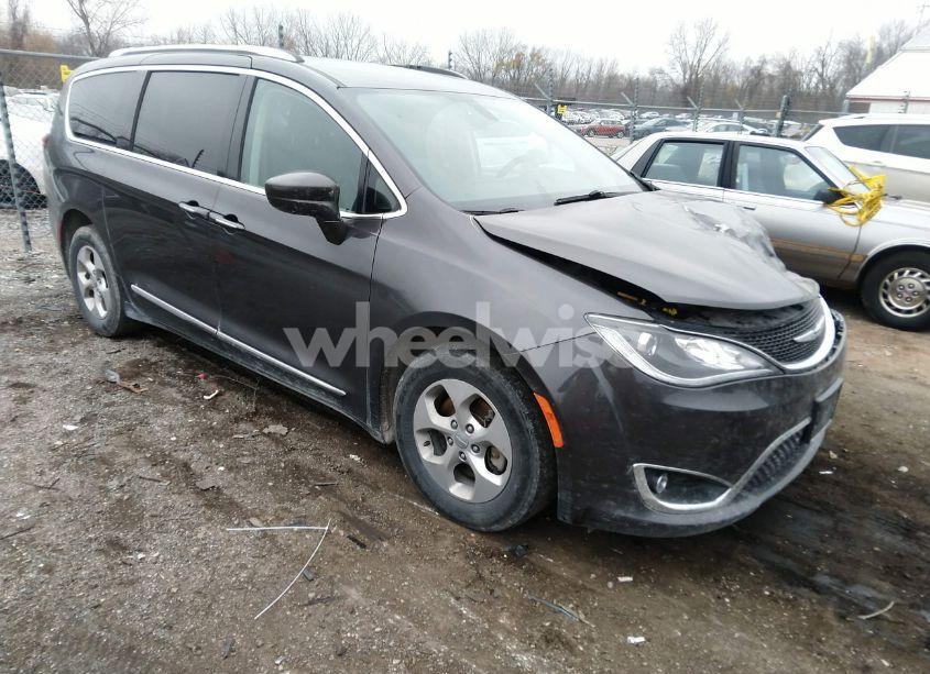 2017 Chrysler Pacifica TOURING-L PLUS (VIN 2C4RC1EG9HR812120) main photo