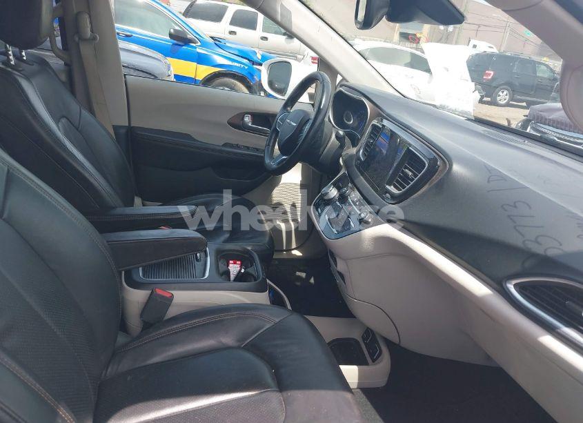 Photo 5 of 2017 Chrysler Pacifica TOURING-L PLUS (VIN 2C4RC1EG9HR835901)