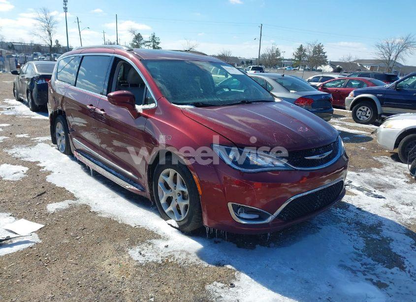 2018 Chrysler Pacifica TOURING L PLUS (VIN 2C4RC1EG9JR100647) main photo
