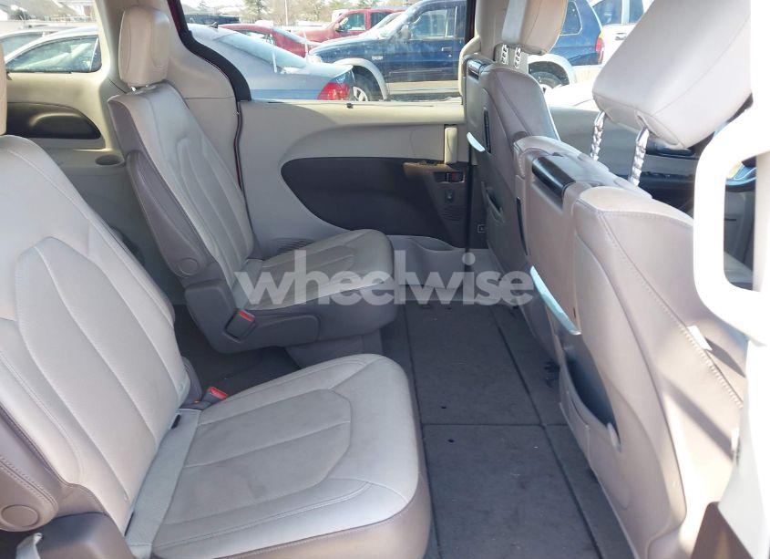 Photo 8 of 2018 Chrysler Pacifica TOURING L PLUS (VIN 2C4RC1EG9JR100647)