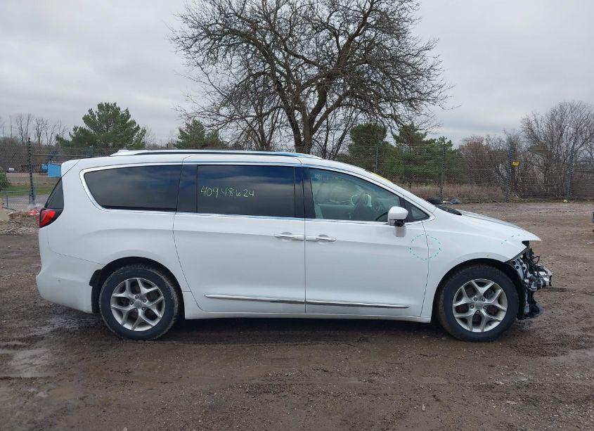 Photo 13 of 2018 Chrysler Pacifica TOURING L PLUS (VIN 2C4RC1EG9JR322573)