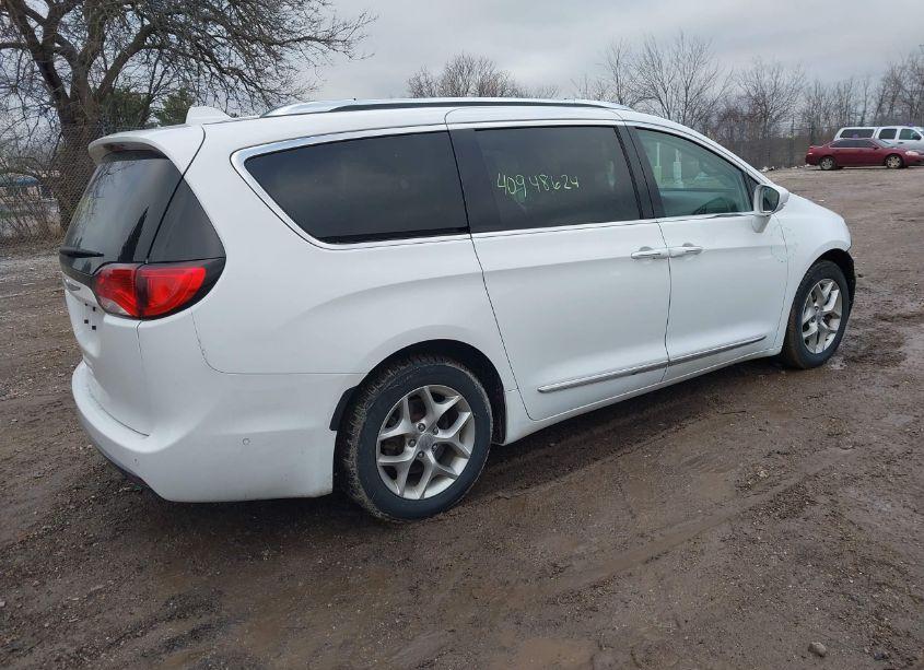Photo 4 of 2018 Chrysler Pacifica TOURING L PLUS (VIN 2C4RC1EG9JR322573)
