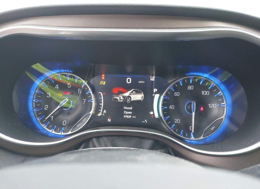 Photo 7 of 2018 Chrysler Pacifica TOURING L PLUS (VIN 2C4RC1EG9JR322573)