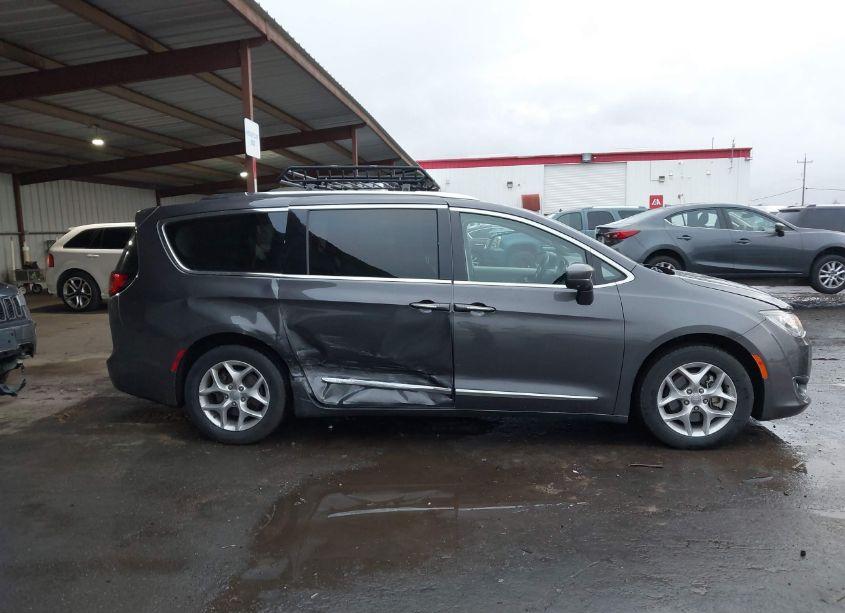 Photo 13 of 2017 Chrysler Pacifica TOURING-L PLUS (VIN 2C4RC1EGXHR788670)