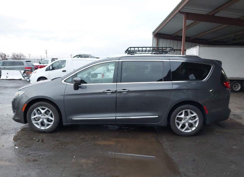 Photo 14 of 2017 Chrysler Pacifica TOURING-L PLUS (VIN 2C4RC1EGXHR788670)