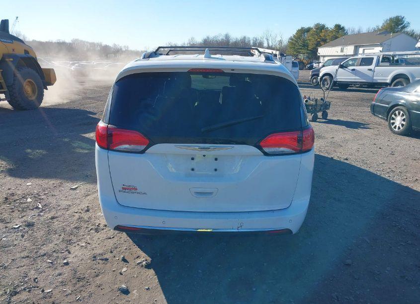 Photo 16 of 2018 Chrysler Pacifica TOURING L PLUS (VIN 2C4RC1EGXJR111303)