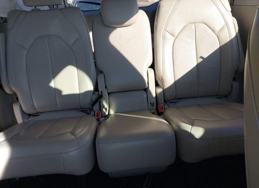 Photo 8 of 2018 Chrysler Pacifica TOURING L PLUS (VIN 2C4RC1EGXJR111303)