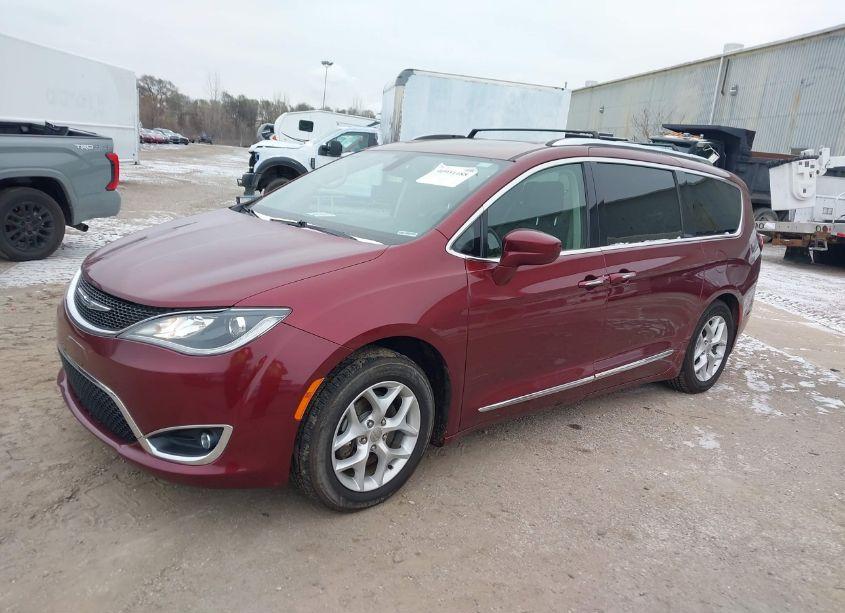 Photo 2 of 2018 Chrysler Pacifica TOURING-L PLUS (VIN 2C4RC1EGXJR203883)