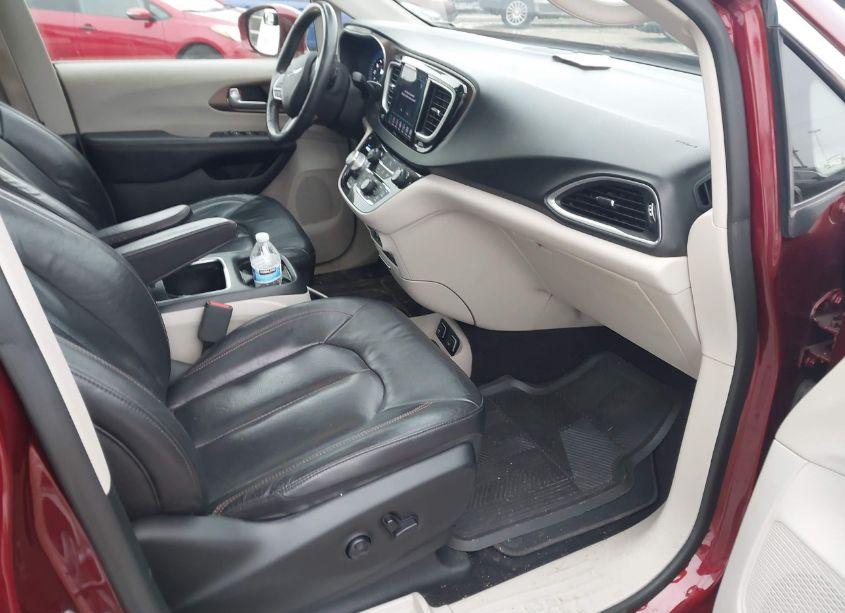 Photo 5 of 2018 Chrysler Pacifica TOURING-L PLUS (VIN 2C4RC1EGXJR203883)