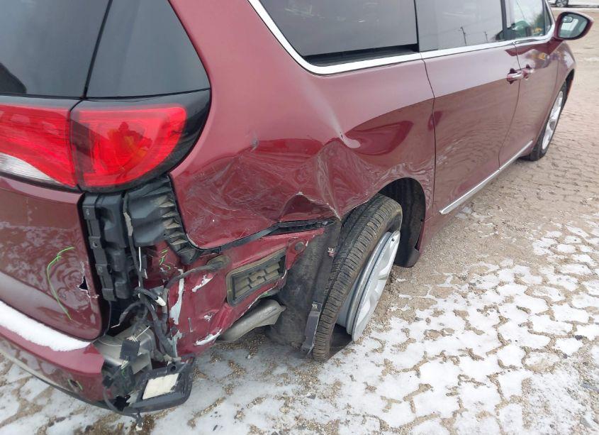 Photo 6 of 2018 Chrysler Pacifica TOURING-L PLUS (VIN 2C4RC1EGXJR203883)