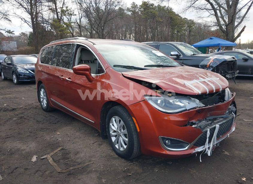 Photo 13 of 2018 Chrysler Pacifica TOURING L PLUS (VIN 2C4RC1EGXJR235703)