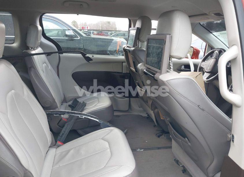 Photo 8 of 2018 Chrysler Pacifica TOURING L PLUS (VIN 2C4RC1EGXJR235703)