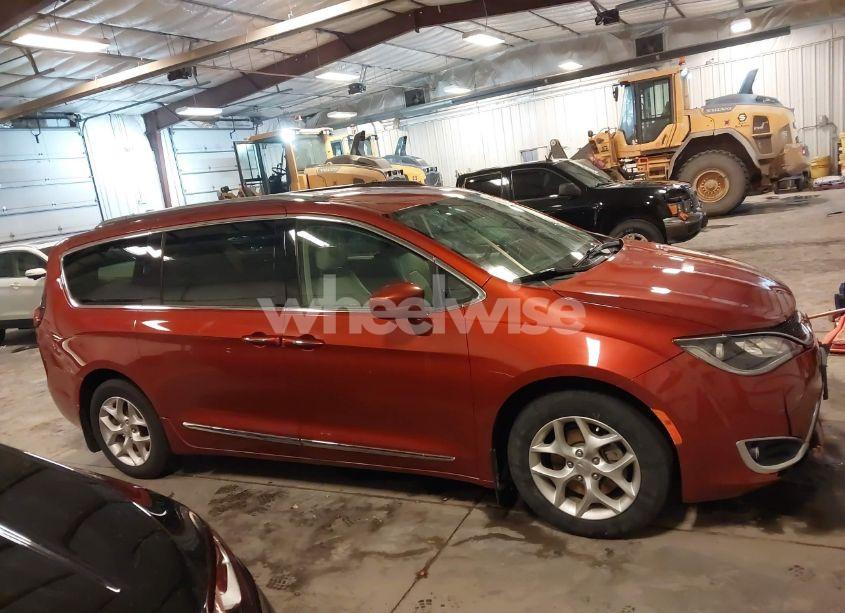 Photo 13 of 2018 Chrysler Pacifica TOURING L PLUS (VIN 2C4RC1EGXJR236446)