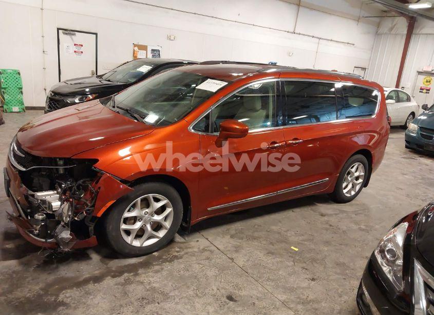 Photo 14 of 2018 Chrysler Pacifica TOURING L PLUS (VIN 2C4RC1EGXJR236446)