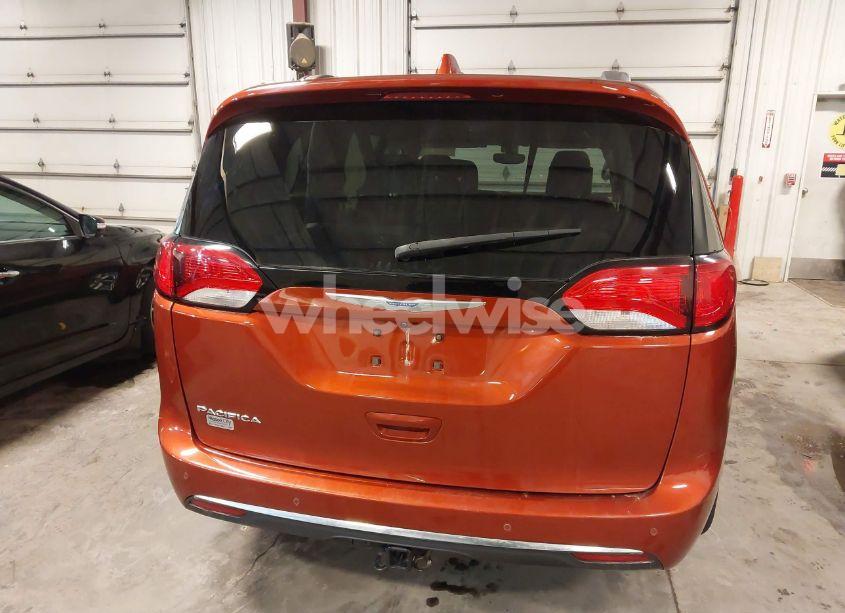 Photo 16 of 2018 Chrysler Pacifica TOURING L PLUS (VIN 2C4RC1EGXJR236446)