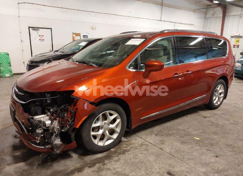 Photo 2 of 2018 Chrysler Pacifica TOURING L PLUS (VIN 2C4RC1EGXJR236446)