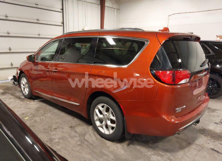 Photo 3 of 2018 Chrysler Pacifica TOURING L PLUS (VIN 2C4RC1EGXJR236446)