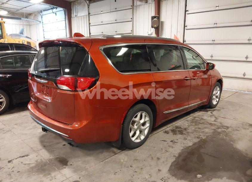 Photo 4 of 2018 Chrysler Pacifica TOURING L PLUS (VIN 2C4RC1EGXJR236446)