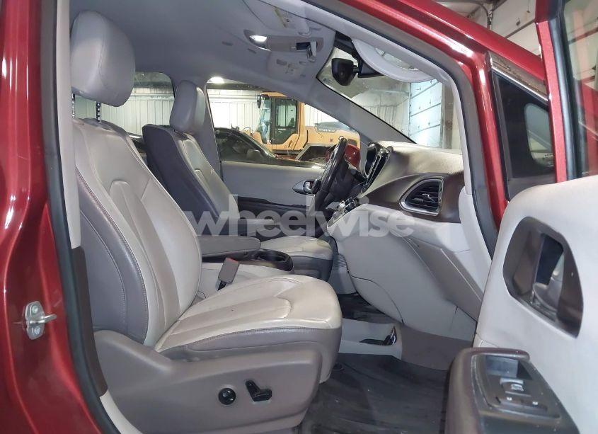 Photo 5 of 2018 Chrysler Pacifica TOURING L PLUS (VIN 2C4RC1EGXJR236446)