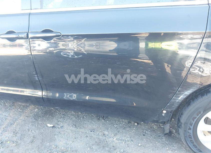 Photo 18 of 2018 Chrysler Pacifica TOURING PLUS (VIN 2C4RC1FG0JR132658)