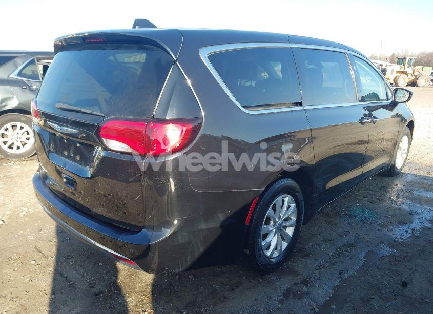 Photo 4 of 2018 Chrysler Pacifica TOURING PLUS (VIN 2C4RC1FG0JR132658)