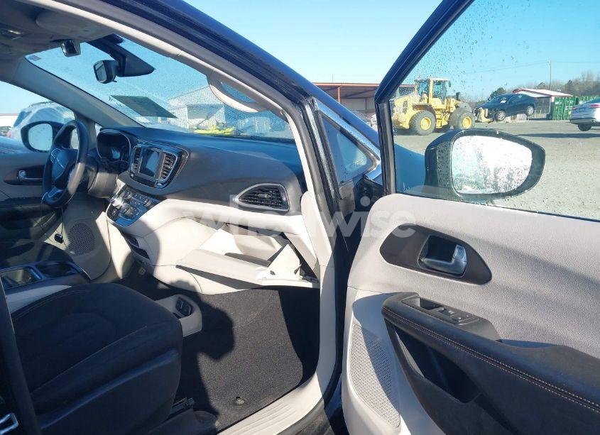 Photo 5 of 2018 Chrysler Pacifica TOURING PLUS (VIN 2C4RC1FG0JR132658)