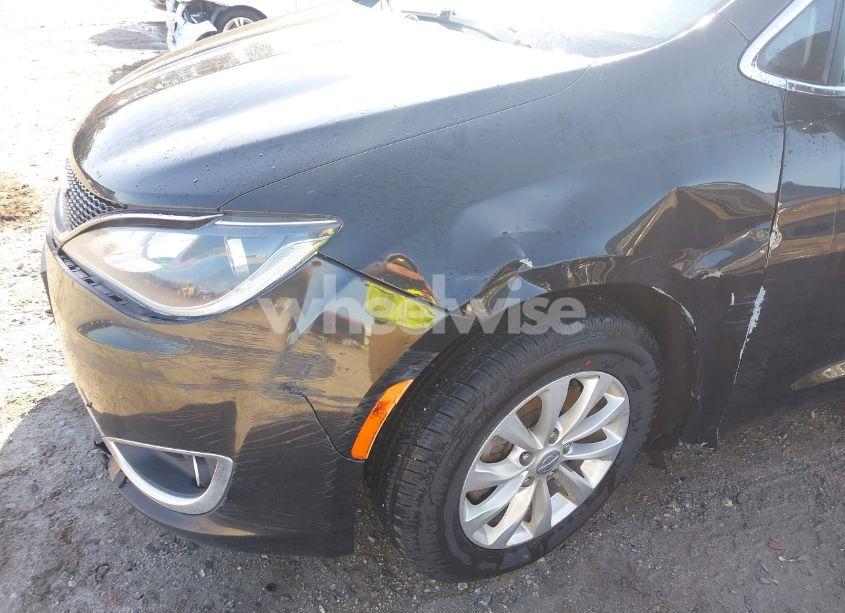 Photo 6 of 2018 Chrysler Pacifica TOURING PLUS (VIN 2C4RC1FG0JR132658)