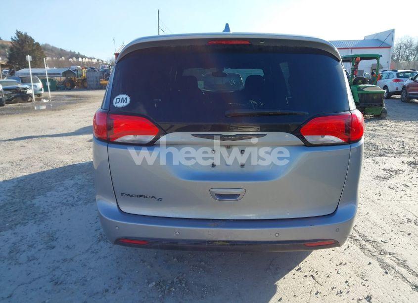 Photo 16 of 2019 Chrysler Pacifica TOURING PLUS (VIN 2C4RC1FG0KR686378)